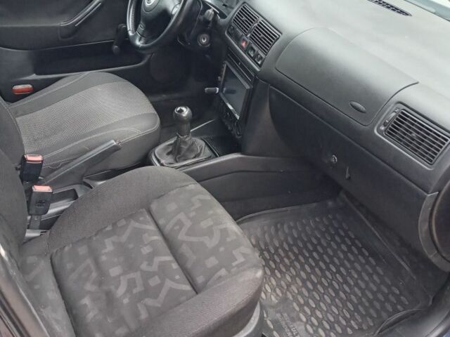 Синий Фольксваген Гольф, объемом двигателя 1.9 л и пробегом 250 тыс. км за 3750 $, фото 8 на Automoto.ua