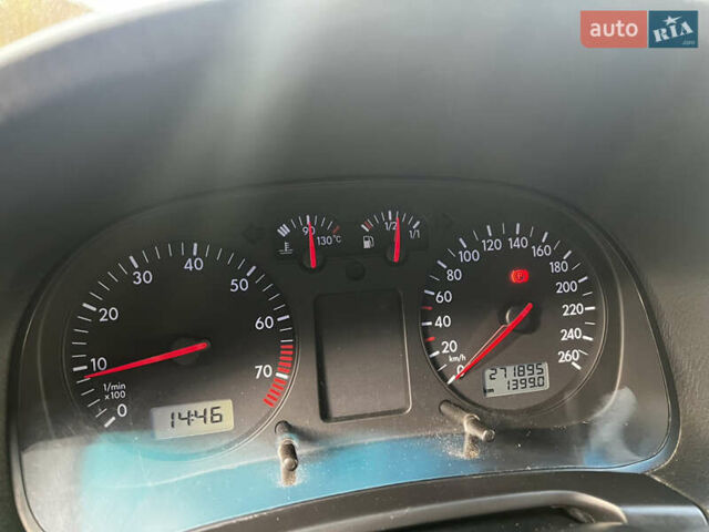 Синий Фольксваген Гольф, объемом двигателя 1.6 л и пробегом 271 тыс. км за 3850 $, фото 24 на Automoto.ua