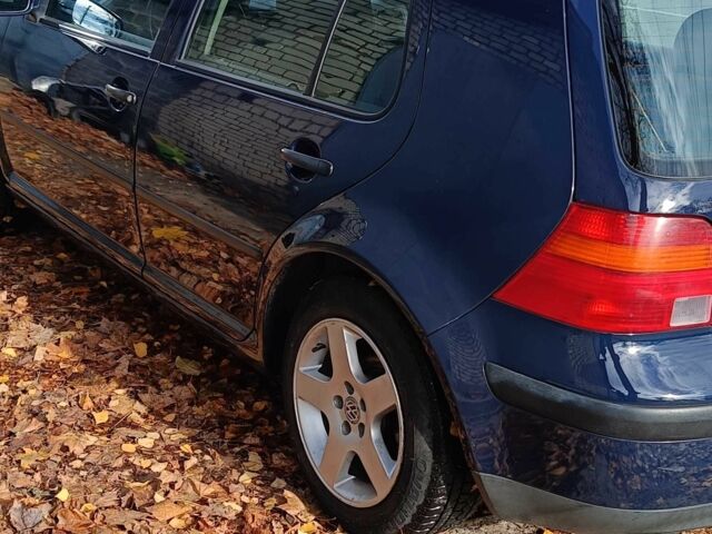 Синий Фольксваген Гольф, объемом двигателя 1.4 л и пробегом 273 тыс. км за 3750 $, фото 4 на Automoto.ua