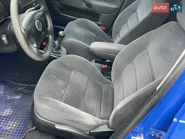 Синій Фольксваген Гольф, об'ємом двигуна 1.39 л та пробігом 240 тис. км за 3555 $, фото 26 на Automoto.ua