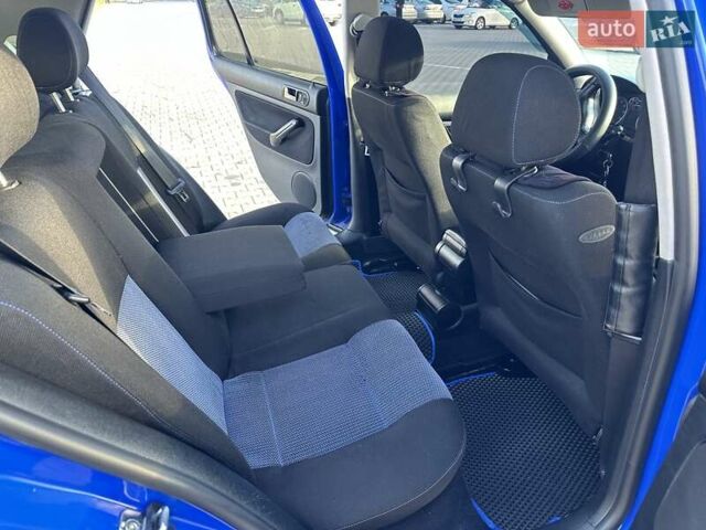 Фольксваген Гольф 1999 у Києві на Automoto.ua Синій Фольксваген Гольф, об'ємом двигуна 1.78 л та пробігом 328 тис. км за 4200 $, фото 23 на Automoto.ua