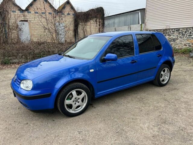 Синий Фольксваген Гольф, объемом двигателя 1.4 л и пробегом 299 тыс. км за 3350 $, фото 3 на Automoto.ua