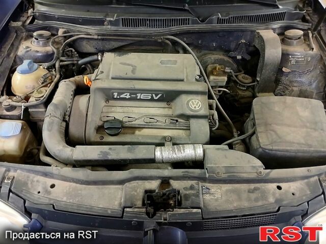 Синий Фольксваген Гольф, объемом двигателя 1.4 л и пробегом 275 тыс. км за 3000 $, фото 8 на Automoto.ua