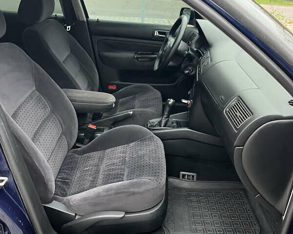 Синий Фольксваген Гольф, объемом двигателя 1.9 л и пробегом 231 тыс. км за 4550 $, фото 40 на Automoto.ua