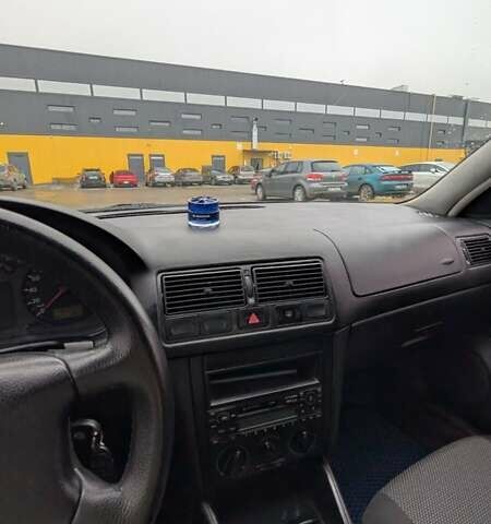 Синий Фольксваген Гольф, объемом двигателя 1.9 л и пробегом 493 тыс. км за 2700 $, фото 18 на Automoto.ua