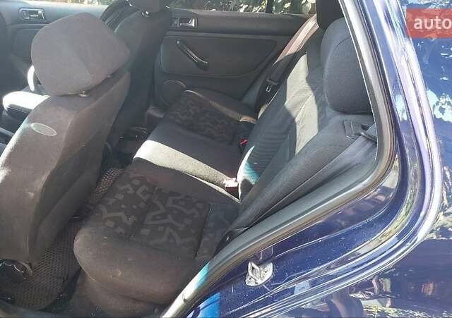 Синій Фольксваген Гольф, об'ємом двигуна 1.39 л та пробігом 239 тис. км за 4500 $, фото 8 на Automoto.ua