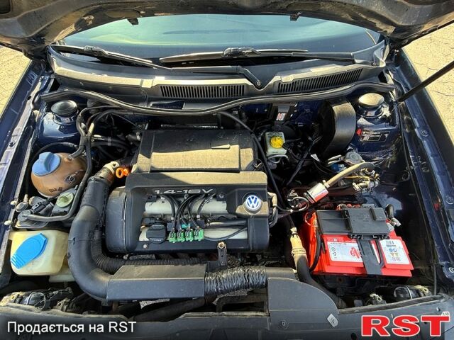 Синий Фольксваген Гольф, объемом двигателя 1.4 л и пробегом 310 тыс. км за 3550 $, фото 3 на Automoto.ua