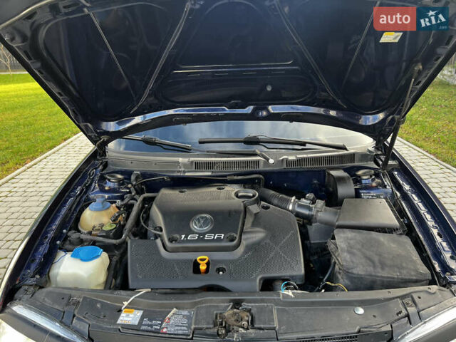 Синий Фольксваген Гольф, объемом двигателя 1.6 л и пробегом 271 тыс. км за 3850 $, фото 26 на Automoto.ua
