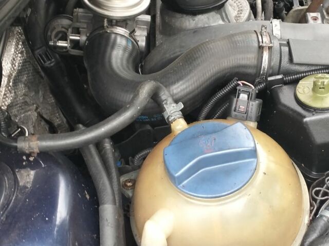 Синий Фольксваген Гольф, объемом двигателя 0 л и пробегом 350 тыс. км за 900 $, фото 5 на Automoto.ua