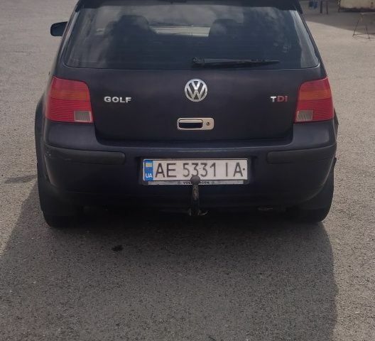 Синий Фольксваген Гольф, объемом двигателя 1.9 л и пробегом 500 тыс. км за 2000 $, фото 3 на Automoto.ua