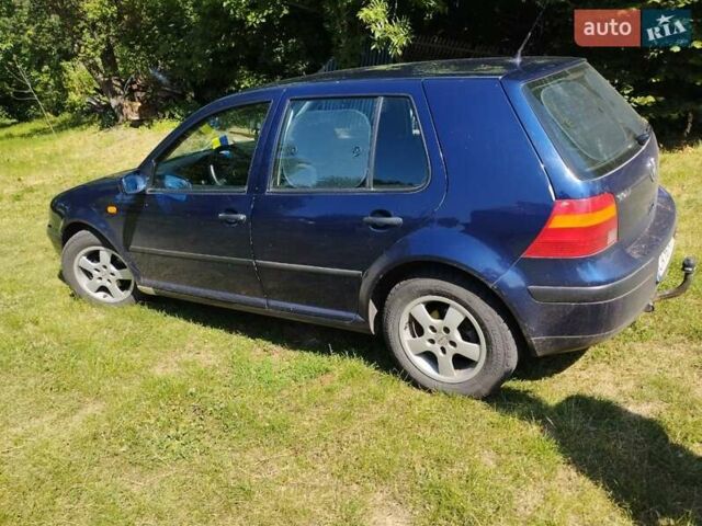 Синий Фольксваген Гольф, объемом двигателя 1.6 л и пробегом 200 тыс. км за 3800 $, фото 3 на Automoto.ua