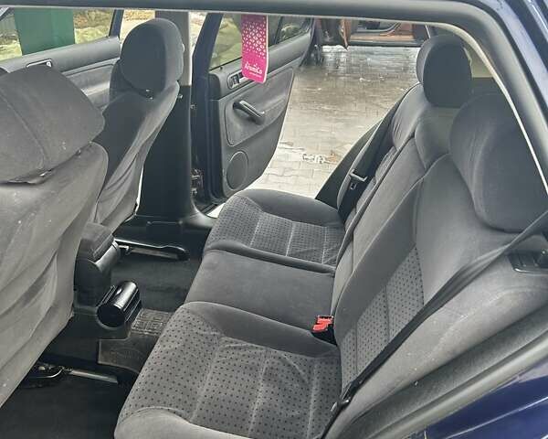 Синий Фольксваген Гольф, объемом двигателя 1.39 л и пробегом 250 тыс. км за 3100 $, фото 8 на Automoto.ua