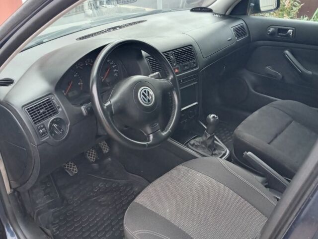 Синий Фольксваген Гольф, объемом двигателя 1.9 л и пробегом 250 тыс. км за 3750 $, фото 10 на Automoto.ua