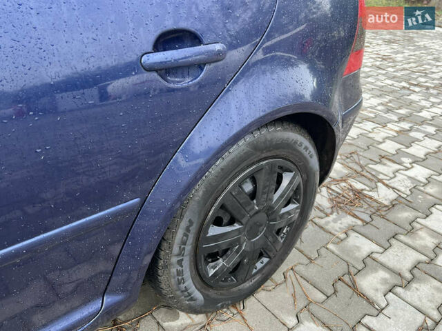 Синий Фольксваген Гольф, объемом двигателя 1.6 л и пробегом 246 тыс. км за 3950 $, фото 15 на Automoto.ua