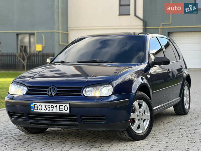 Синий Фольксваген Гольф, объемом двигателя 1.6 л и пробегом 271 тыс. км за 3850 $, фото 1 на Automoto.ua