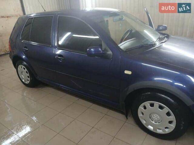Синий Фольксваген Гольф, объемом двигателя 1.39 л и пробегом 275 тыс. км за 2900 $, фото 11 на Automoto.ua