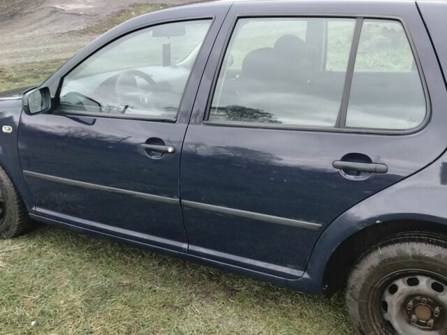 Синий Фольксваген Гольф, объемом двигателя 1.4 л и пробегом 233 тыс. км за 2500 $, фото 2 на Automoto.ua