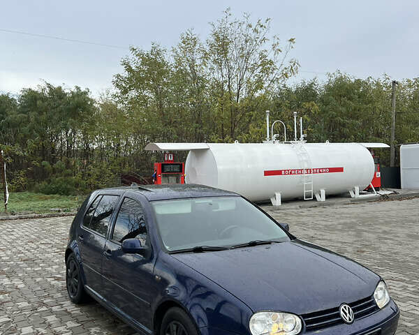 Синий Фольксваген Гольф, объемом двигателя 1.6 л и пробегом 246 тыс. км за 3950 $, фото 1 на Automoto.ua