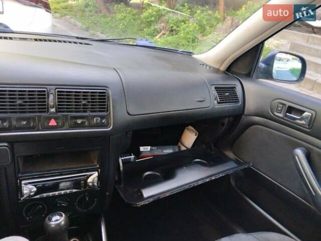 Синій Фольксваген Гольф, об'ємом двигуна 1.6 л та пробігом 275 тис. км за 3500 $, фото 8 на Automoto.ua