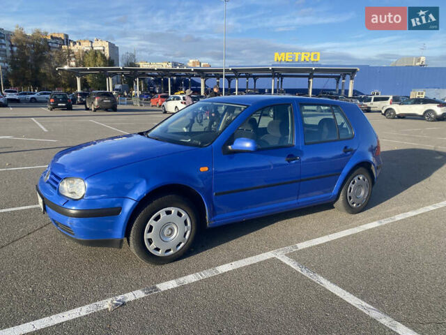 Синій Фольксваген Гольф, об'ємом двигуна 1.6 л та пробігом 380 тис. км за 3200 $, фото 2 на Automoto.ua