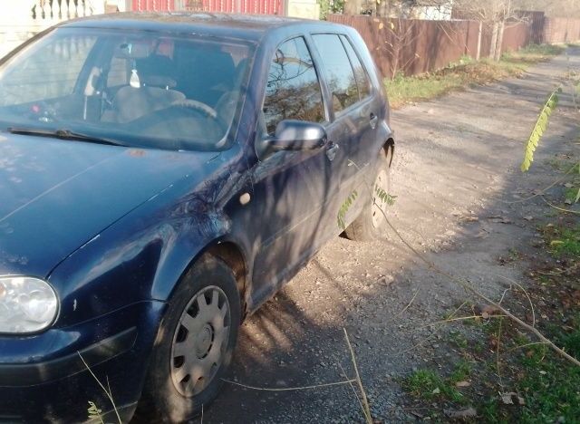 Синий Фольксваген Гольф, объемом двигателя 1.4 л и пробегом 263 тыс. км за 2999 $, фото 3 на Automoto.ua