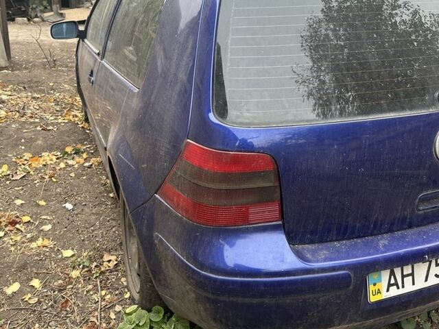 Синий Фольксваген Гольф, объемом двигателя 1.9 л и пробегом 280 тыс. км за 1371 $, фото 3 на Automoto.ua