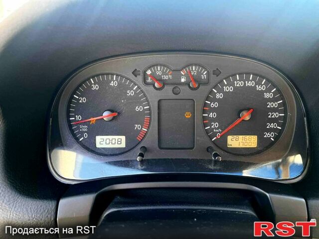 Синий Фольксваген Гольф, объемом двигателя 1.6 л и пробегом 283 тыс. км за 2850 $, фото 9 на Automoto.ua