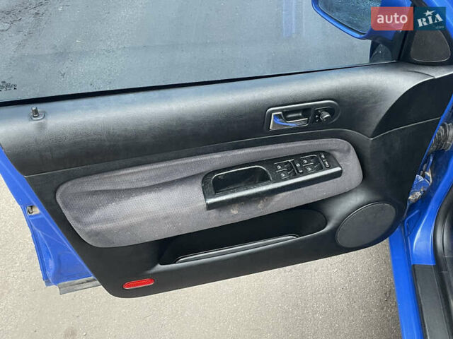 Синій Фольксваген Гольф, об'ємом двигуна 1.39 л та пробігом 240 тис. км за 3555 $, фото 24 на Automoto.ua