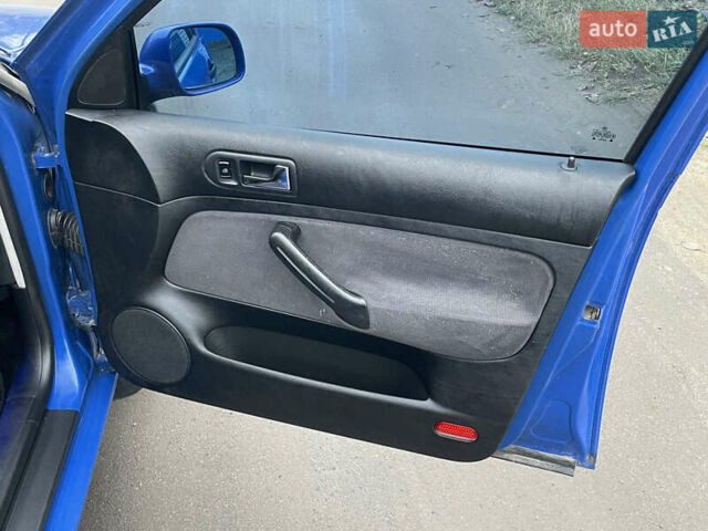 Синій Фольксваген Гольф, об'ємом двигуна 1.39 л та пробігом 240 тис. км за 3555 $, фото 14 на Automoto.ua