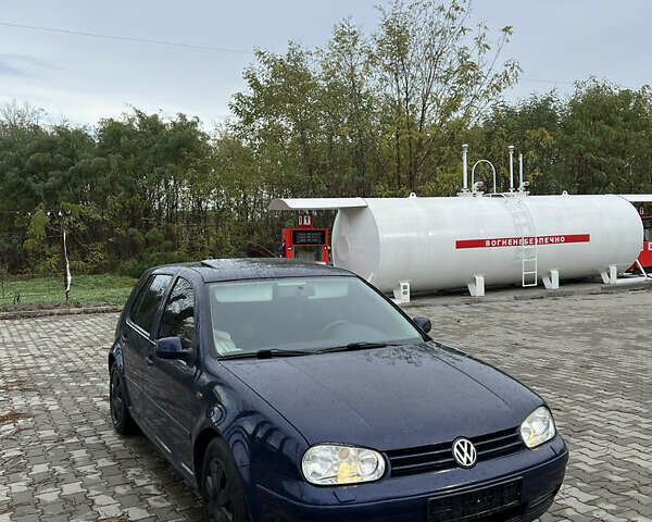 Синий Фольксваген Гольф, объемом двигателя 1.6 л и пробегом 246 тыс. км за 3950 $, фото 3 на Automoto.ua