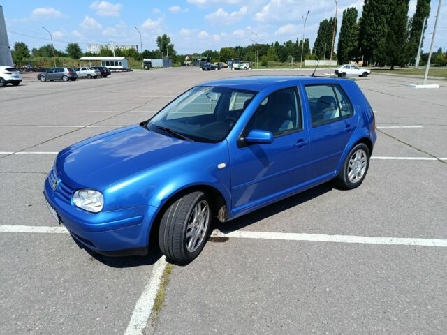 Синий Фольксваген Гольф, объемом двигателя 2 л и пробегом 198 тыс. км за 3950 $, фото 1 на Automoto.ua