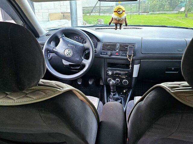 Синий Фольксваген Гольф, объемом двигателя 1.6 л и пробегом 364 тыс. км за 3600 $, фото 6 на Automoto.ua