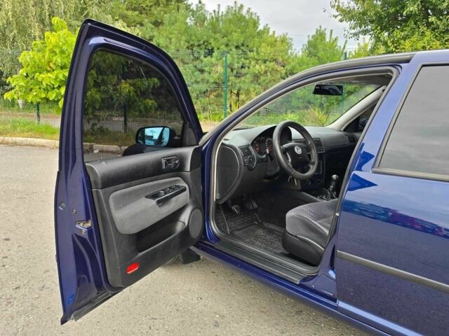 Фольксваген Гольф 1999 в Хмельницком на Automoto.ua Синий Фольксваген Гольф, объемом двигателя 1.6 л и пробегом 179 тыс. км за 3999 $, фото 11 на Automoto.ua