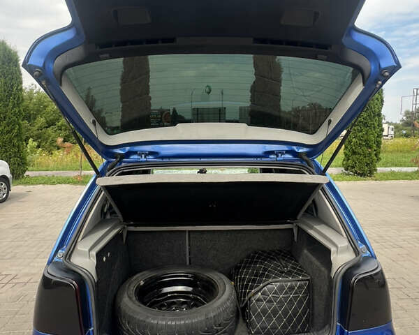 Синій Фольксваген Гольф, об'ємом двигуна 1.6 л та пробігом 235 тис. км за 4400 $, фото 5 на Automoto.ua