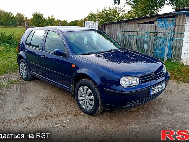 Синий Фольксваген Гольф, объемом двигателя 1.4 л и пробегом 250 тыс. км за 2899 $, фото 2 на Automoto.ua