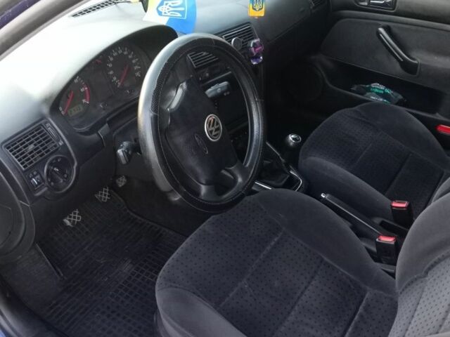 Синий Фольксваген Гольф, объемом двигателя 1.4 л и пробегом 277 тыс. км за 3500 $, фото 4 на Automoto.ua