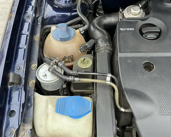 Синий Фольксваген Гольф, объемом двигателя 1.9 л и пробегом 231 тыс. км за 4550 $, фото 49 на Automoto.ua