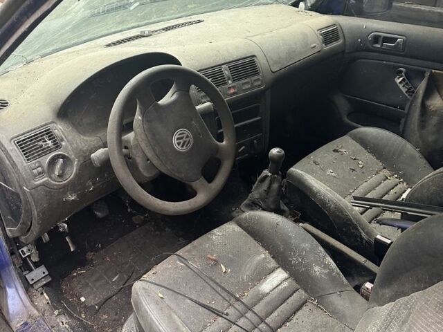 Синий Фольксваген Гольф, объемом двигателя 1.9 л и пробегом 280 тыс. км за 1371 $, фото 9 на Automoto.ua