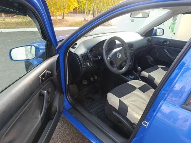 Синий Фольксваген Гольф, объемом двигателя 1.9 л и пробегом 100 тыс. км за 2450 $, фото 4 на Automoto.ua