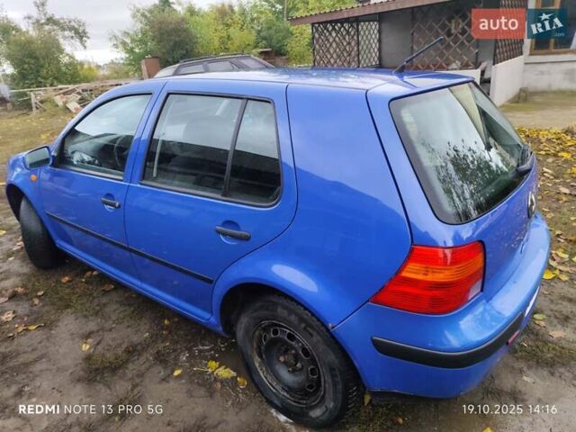 Синий Фольксваген Гольф, объемом двигателя 1.6 л и пробегом 249 тыс. км за 3200 $, фото 5 на Automoto.ua