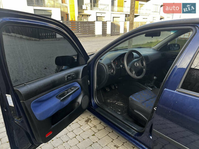 Синий Фольксваген Гольф, объемом двигателя 1.6 л и пробегом 271 тыс. км за 3850 $, фото 16 на Automoto.ua