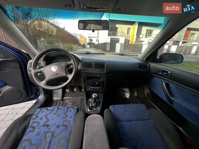 Синий Фольксваген Гольф, объемом двигателя 1.6 л и пробегом 271 тыс. км за 3850 $, фото 19 на Automoto.ua