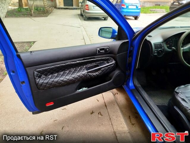 Синій Фольксваген Гольф, об'ємом двигуна 1.6 л та пробігом 330 тис. км за 3700 $, фото 3 на Automoto.ua