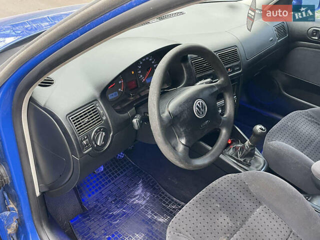 Синій Фольксваген Гольф, об'ємом двигуна 1.39 л та пробігом 240 тис. км за 3555 $, фото 25 на Automoto.ua