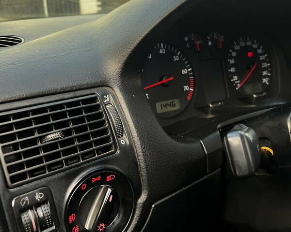 Синий Фольксваген Гольф, объемом двигателя 1.6 л и пробегом 271 тыс. км за 3850 $, фото 23 на Automoto.ua