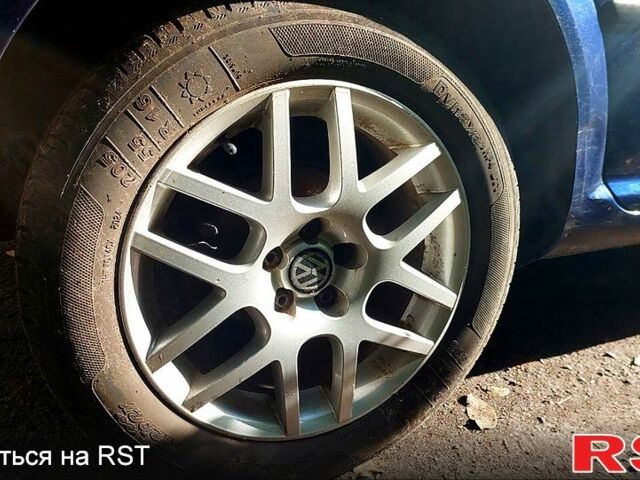 Синий Фольксваген Гольф, объемом двигателя 1.4 л и пробегом 239 тыс. км за 3550 $, фото 5 на Automoto.ua