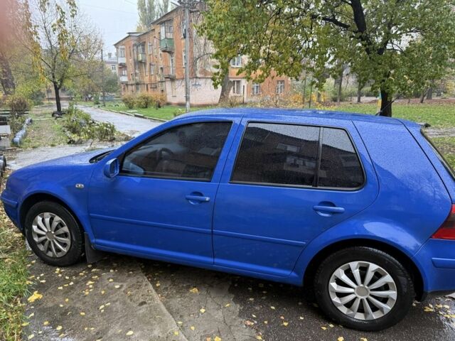 Синий Фольксваген Гольф, объемом двигателя 1.4 л и пробегом 271 тыс. км за 3600 $, фото 3 на Automoto.ua