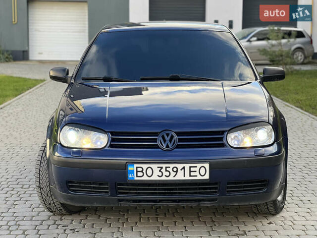 Синий Фольксваген Гольф, объемом двигателя 1.6 л и пробегом 271 тыс. км за 3850 $, фото 2 на Automoto.ua