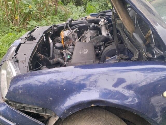 Синий Фольксваген Гольф, объемом двигателя 0 л и пробегом 350 тыс. км за 900 $, фото 2 на Automoto.ua