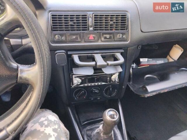 Синій Фольксваген Гольф, об'ємом двигуна 1.6 л та пробігом 275 тис. км за 3500 $, фото 6 на Automoto.ua